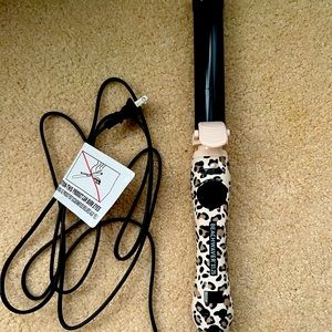 Beachwaver Catwalk S1.25 Rotating Curling Iron
